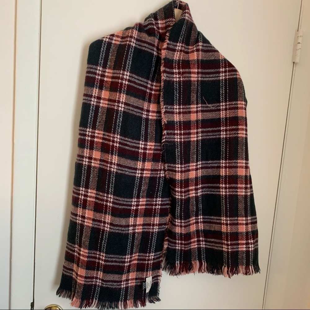 David & Young Reversible Scarf/Wrap